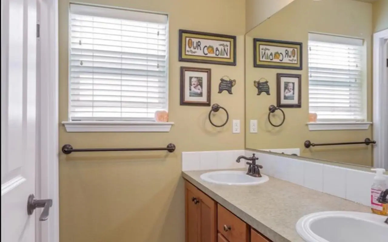 - project image Guest bathroom before full home renovation